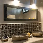 Petra Mini Pool