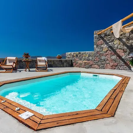 Petra Mini Pool Apartment Adamantas (Milos)