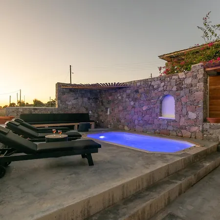 Apartment Petra Mini Pool Adamantas (Milos)