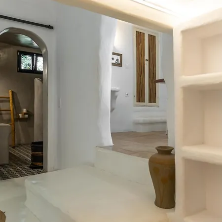 Petra Mini Pool 아파트 아다마스