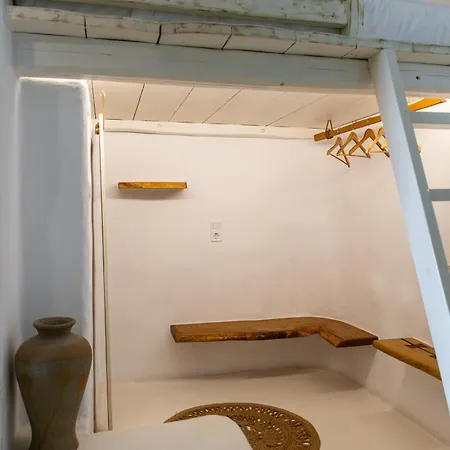 Petra Mini Pool 아다마스