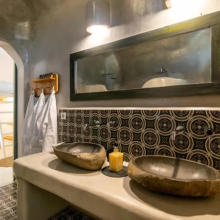 Petra Mini Pool アダマス