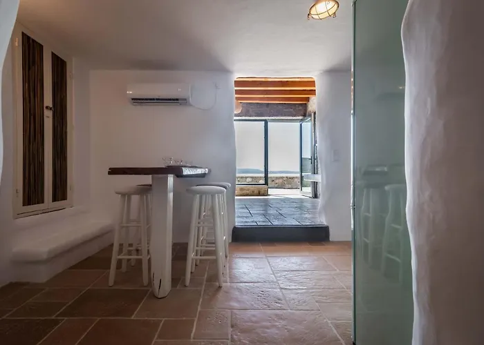 Petra Mini Pool Apartamento Adamantas (Milos)