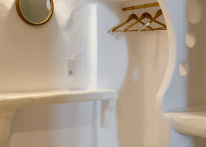 Petra Mini Pool * Adamantas