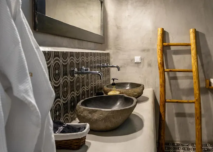 Petra Mini Pool Lejlighed