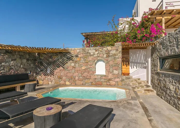 Petra Mini Pool Lejlighed