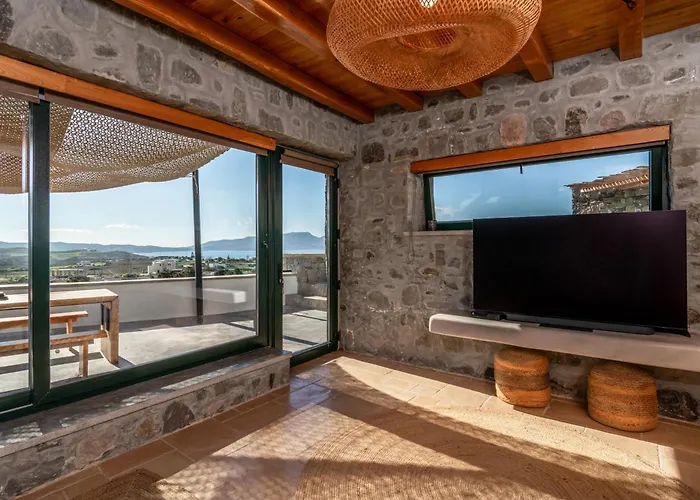 Petra Mini Pool Apartamento Adamantas (Milos)